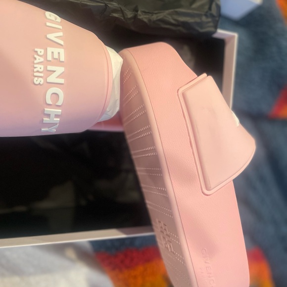 GIVENCHY Logo platform slides NEW - Picture 8 of 9